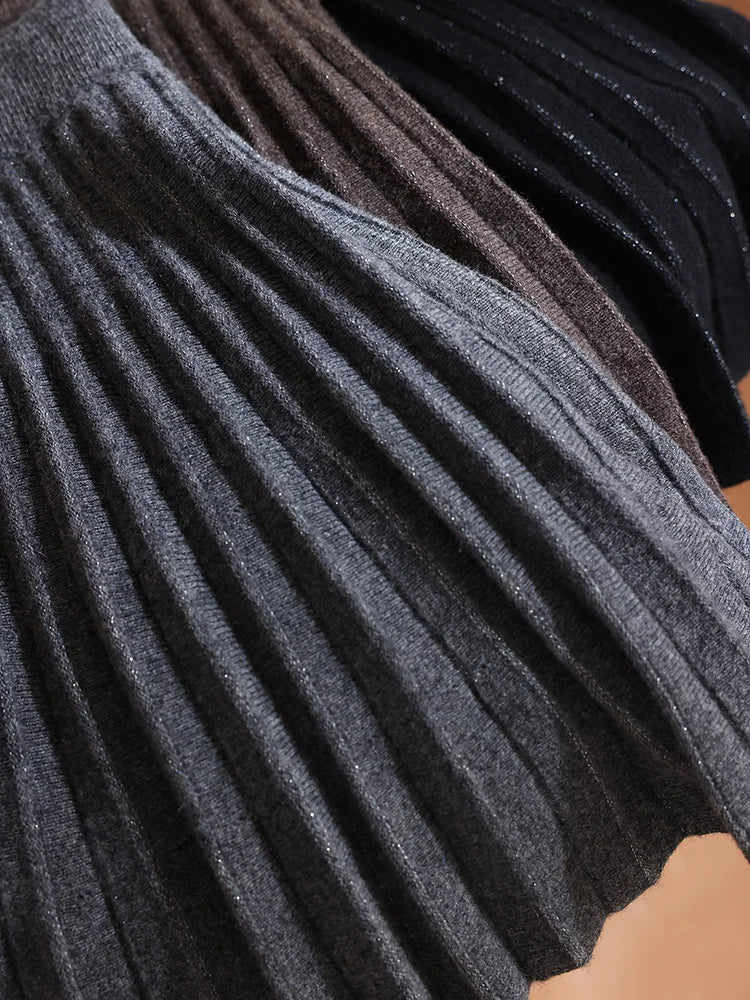 Women’s 100% Merino Wool Pleated Mini Skirt